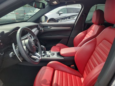 2025 Alfa Romeo Stelvio Base