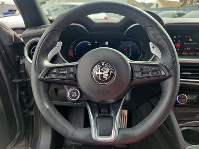 2025 Alfa Romeo Stelvio Base