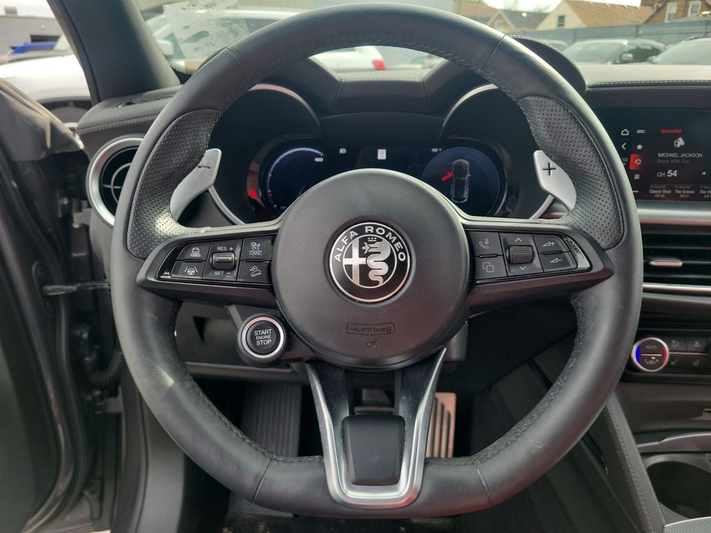 2025 Alfa Romeo Stelvio Base
