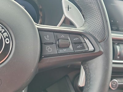 2025 Alfa Romeo Stelvio Base