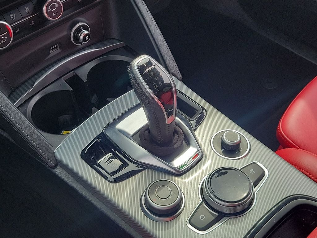 2025 Alfa Romeo Stelvio Base