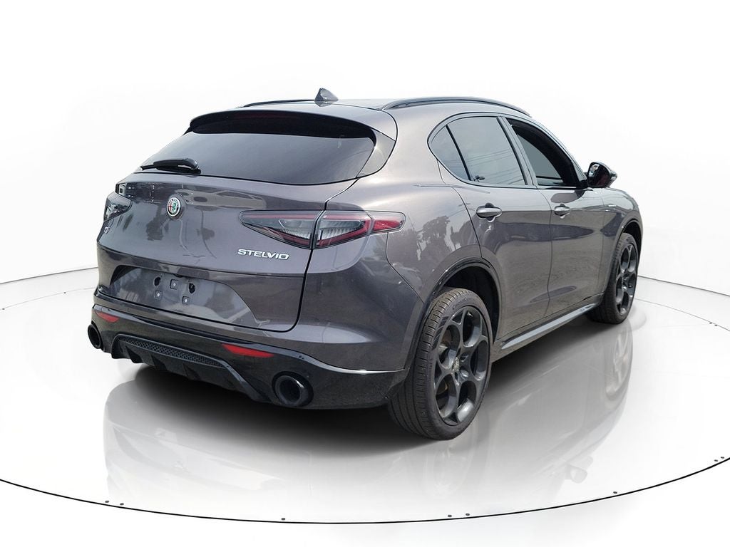 2025 Alfa Romeo Stelvio Base