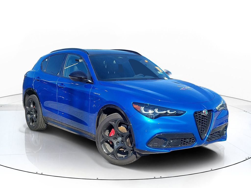 2025 Alfa Romeo Stelvio Base