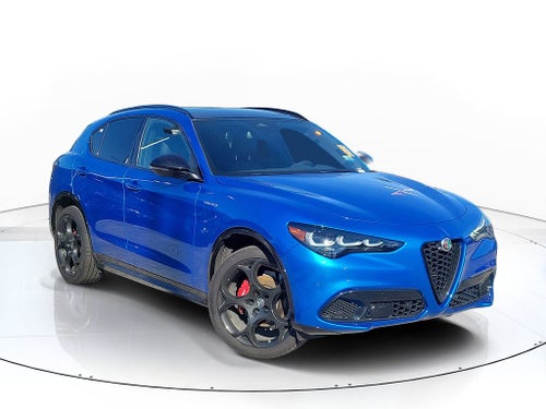 2025 Alfa Romeo Stelvio Base