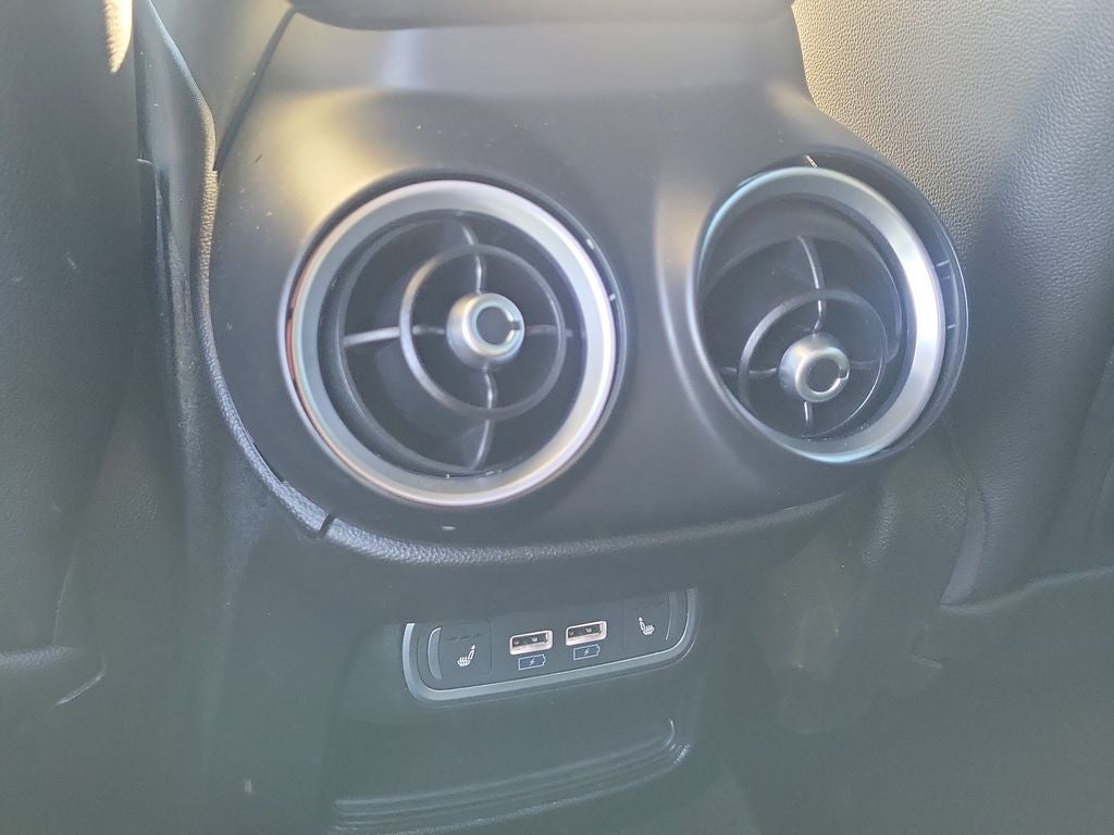 2025 Alfa Romeo Stelvio Base