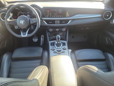 2025 Alfa Romeo Stelvio Base