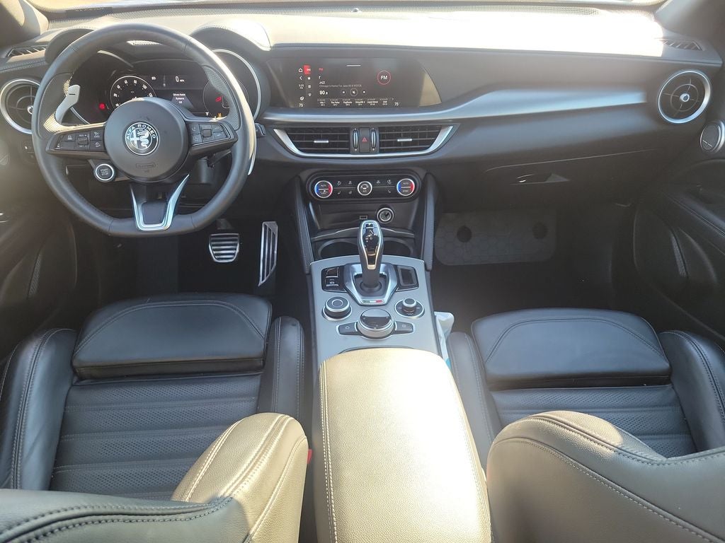 2025 Alfa Romeo Stelvio Base