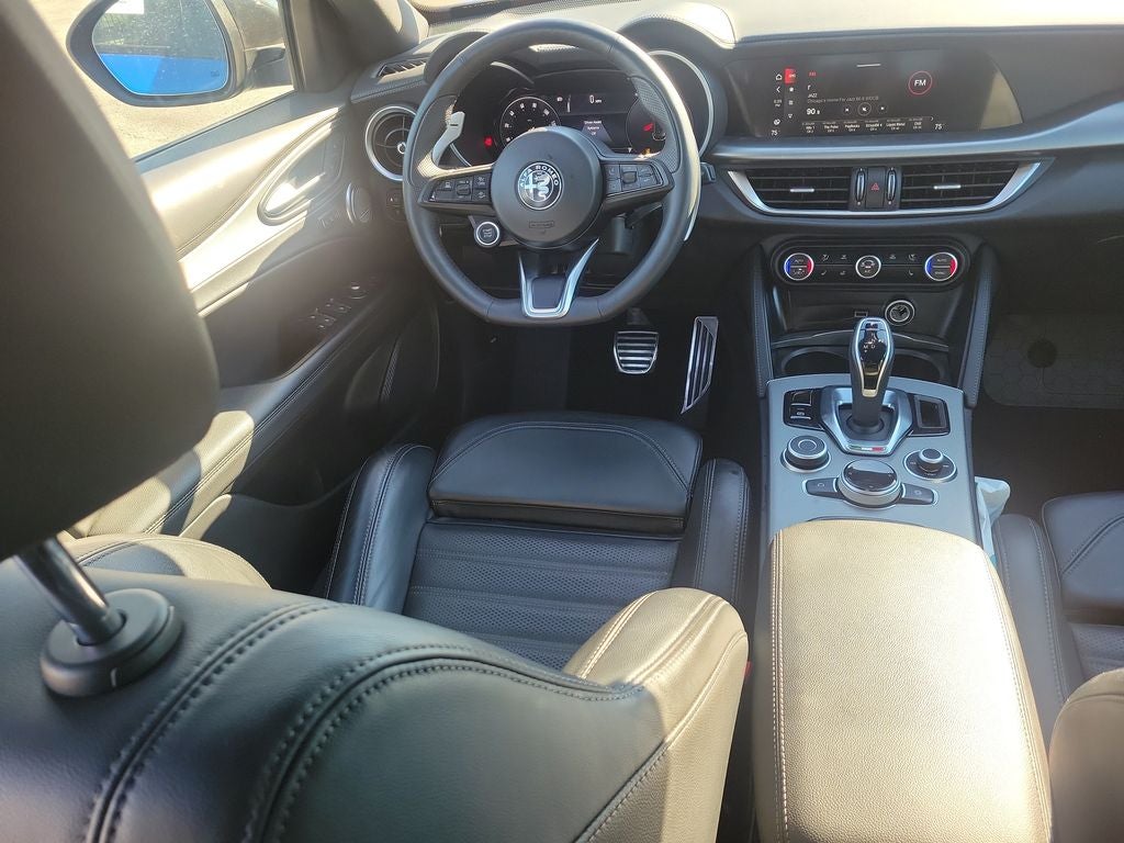 2025 Alfa Romeo Stelvio Base