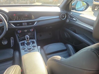 2025 Alfa Romeo Stelvio Base