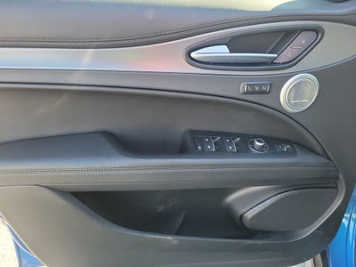 2025 Alfa Romeo Stelvio Base