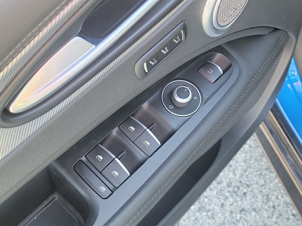 2025 Alfa Romeo Stelvio Base