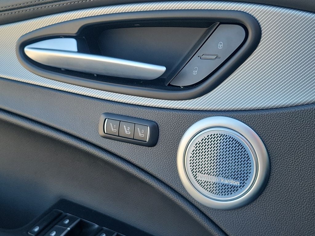 2025 Alfa Romeo Stelvio Base