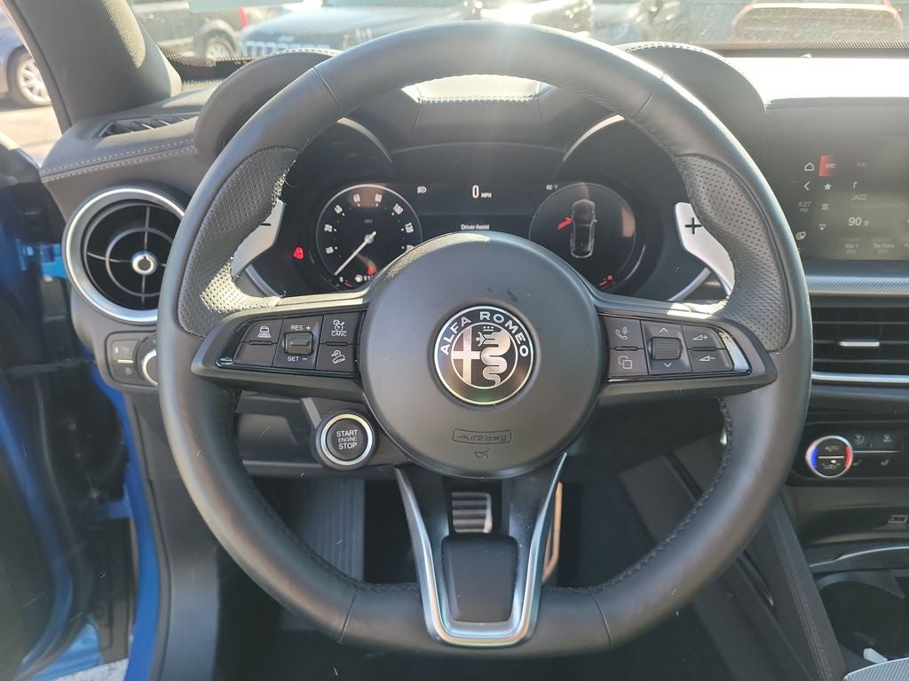 2025 Alfa Romeo Stelvio Base