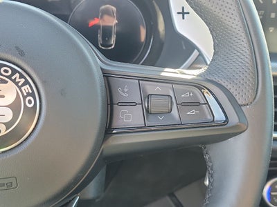 2025 Alfa Romeo Stelvio Base