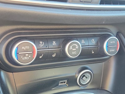 2025 Alfa Romeo Stelvio Base