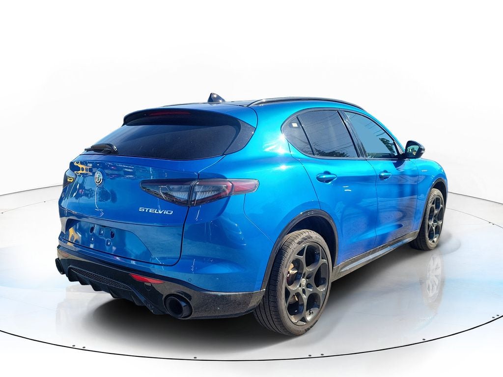 2025 Alfa Romeo Stelvio Base
