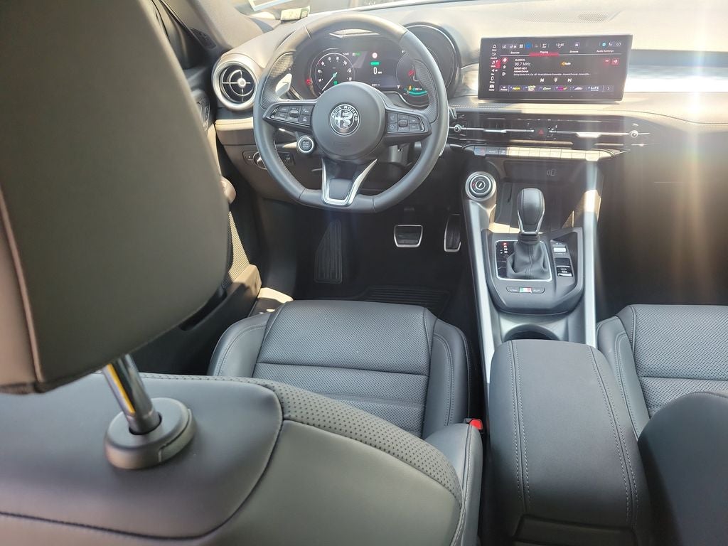 2025 Alfa Romeo Tonale Base