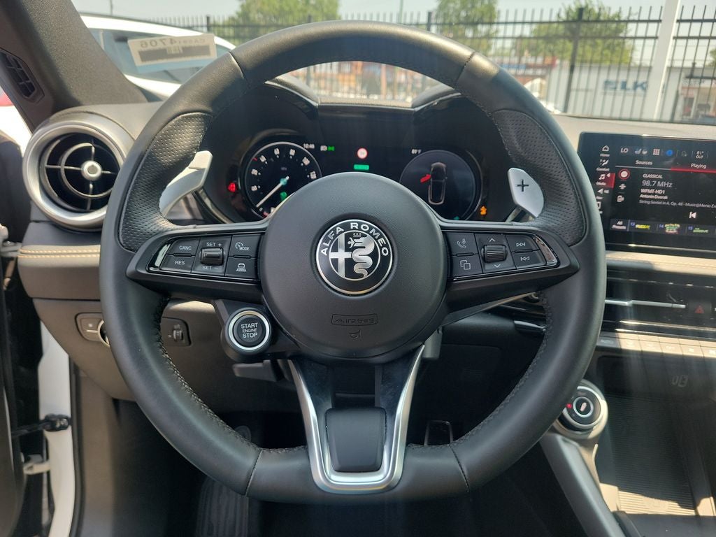 2025 Alfa Romeo Tonale Base